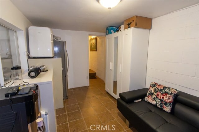 Building Photo - 9551 Vía Ricardo