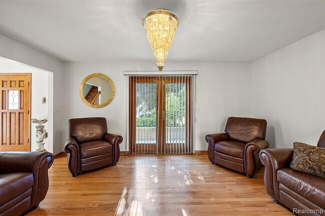 Foto del edificio - 39089 Casimira Ave