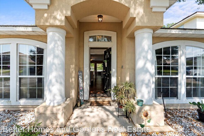 Building Photo - 3 br, 2 bath House - 13735 Devan Lee Dr. E.