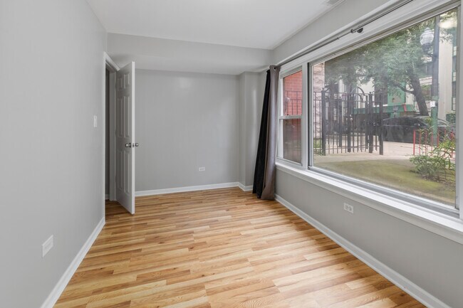 Building Photo - 305 W 23rd St