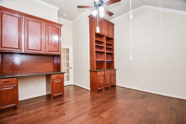 Foto del edificio - 2114 Ascot Ln