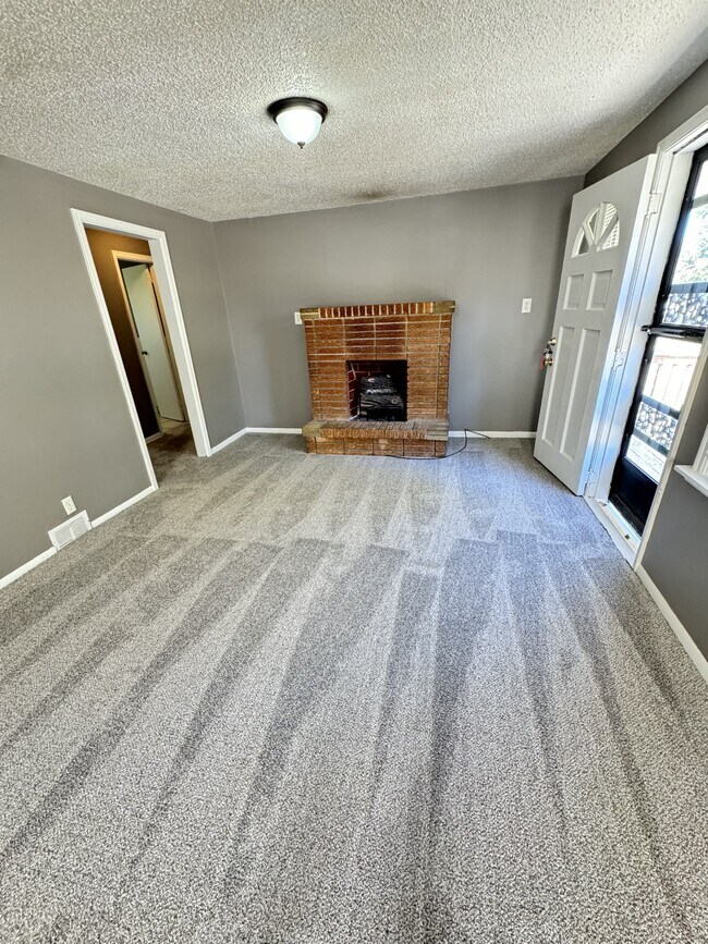 Foto del edificio - 1412 N McCoy St