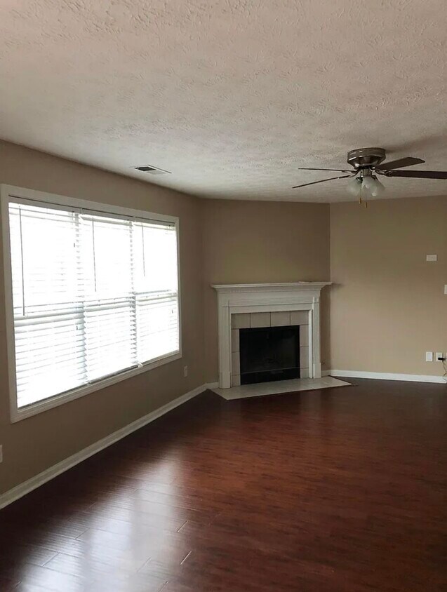 Foto del edificio - 180 Covington Dr