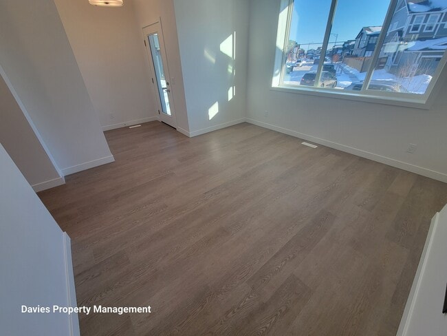 Building Photo - 2222 Muckleplum Cres SW