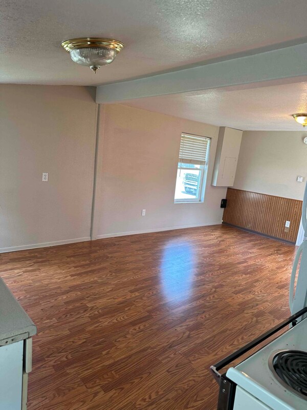 Building Photo - 1024 N Labree Ave