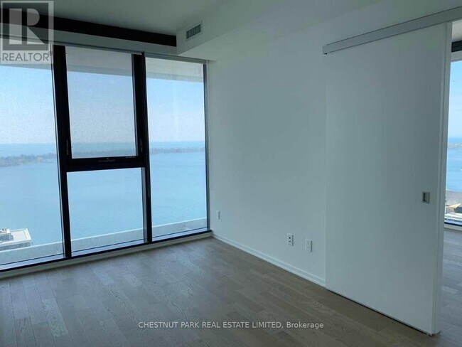 Building Photo - 16 Bonnycastle St