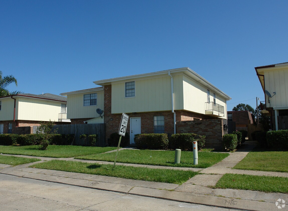 3740 Martinique Ave, Kenner, LA 70065 Apartments in Kenner, LA