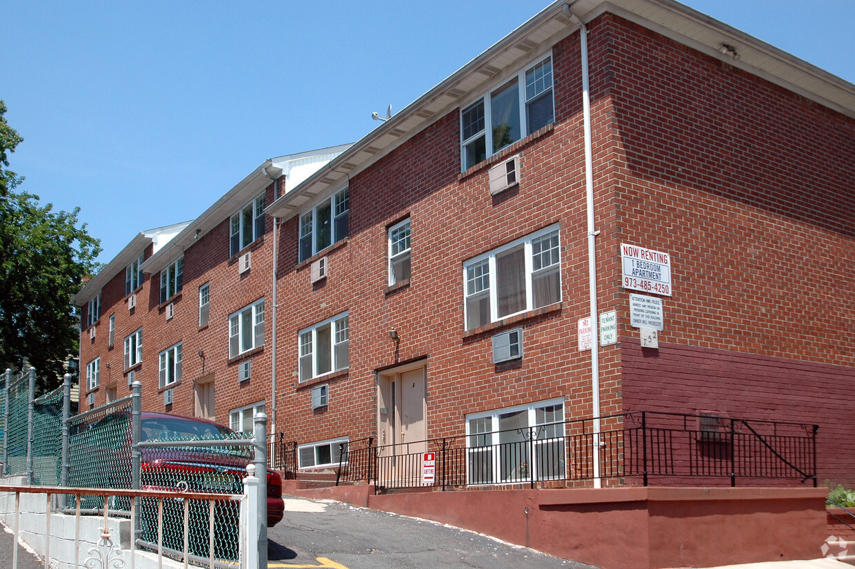 Building Photo - 752-756 Mount Prospect Ave