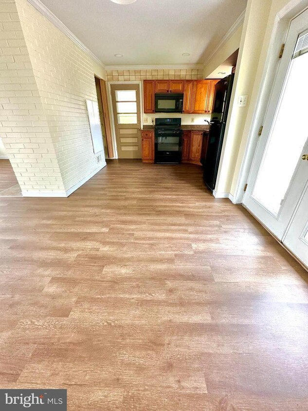 Foto principal - 7206 Doncaster St