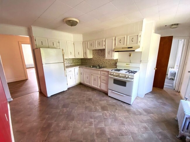 Building Photo - 1140 Vestal Ave