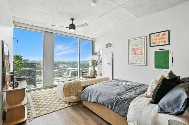 Foto del edificio - 1100 W Carroll Ave