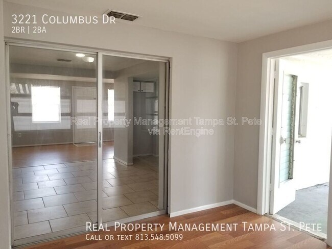 Building Photo - 3221 Columbus Dr