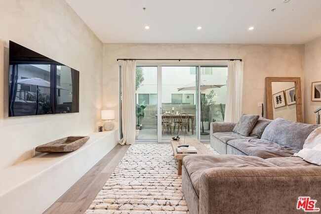 Foto del edificio - 957 Figueroa Terrace