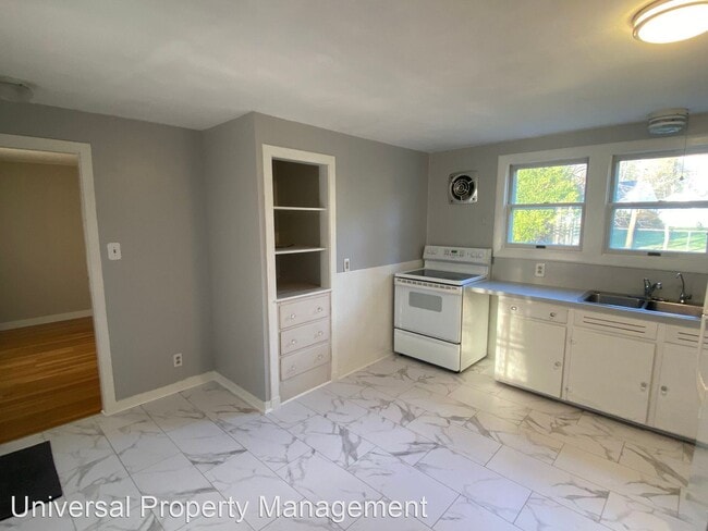Building Photo - 3 br, 1 bath House - 265 Colonial Dr.