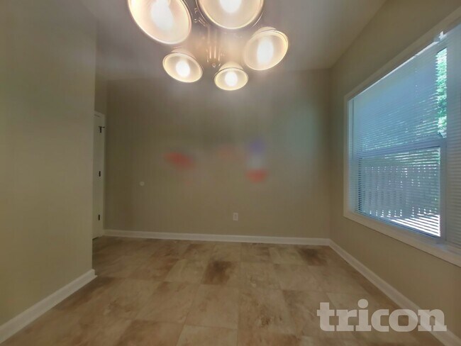 Foto del edificio - 125 Cypress Ct