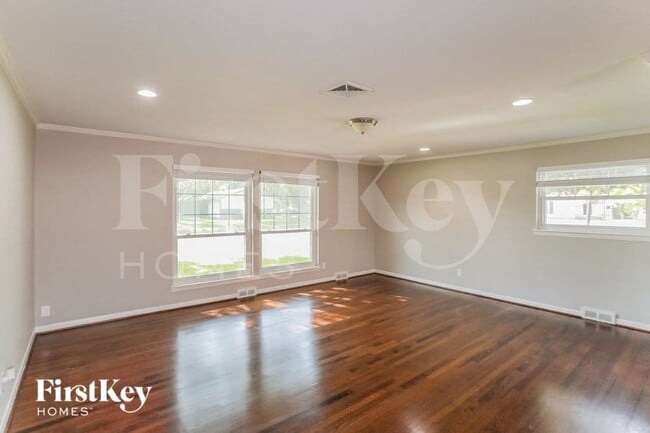 Foto del edificio - 3439 Timberview Rd