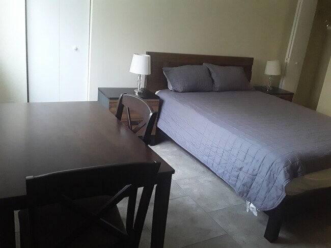 Foto del edificio - 518 S Dixie Hwy