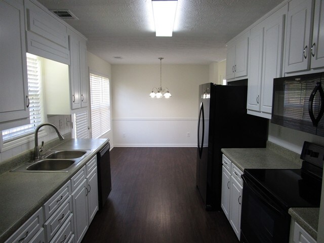 Foto del edificio - 2433 Green Hollow Ct