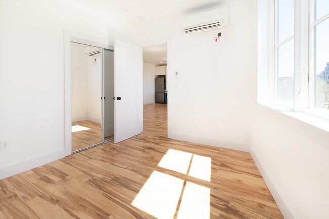 Foto del edificio - 33-29 Astoria Blvd