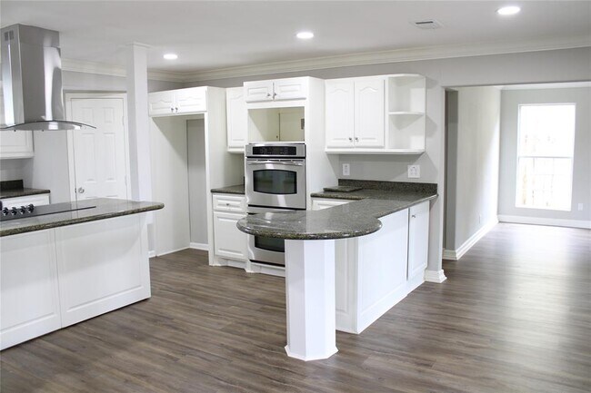 Foto del edificio - 7150 Mobud Dr