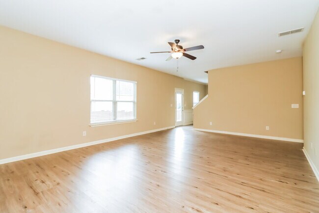 Foto del edificio - 77 Hamilton Blvd NW