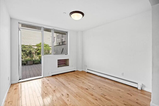 Foto del edificio - 93 Wyckoff Ave