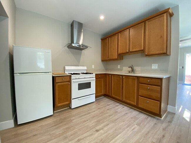 Building Photo - 1169 Leff St