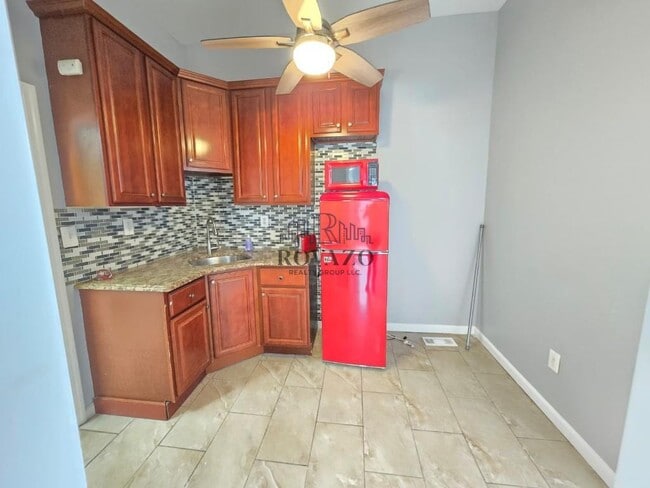 Building Photo - 42 Crawford St