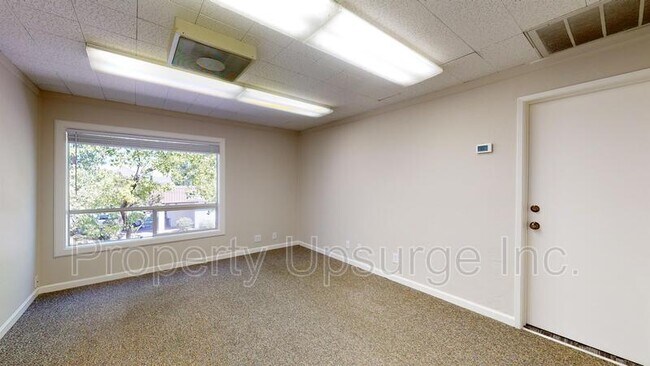 Foto del edificio - 1300 West St