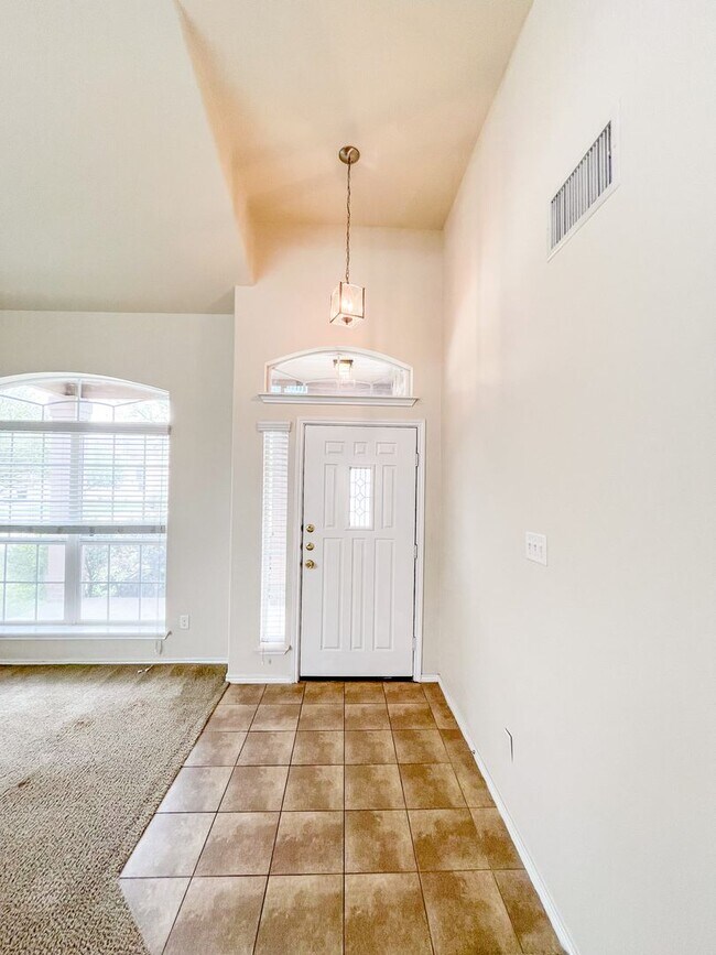 Building Photo - Available NOW!!!! Beautiful 2 Story home i...