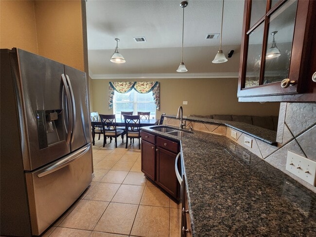 Building Photo - 4422 Meadow Way Dr