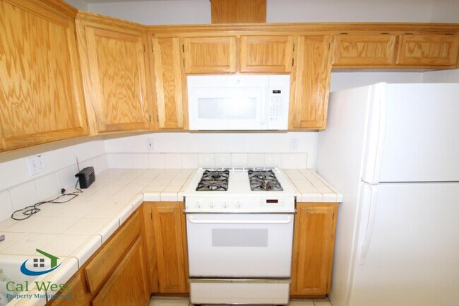 Building Photo - 14676 Excaliber Ct