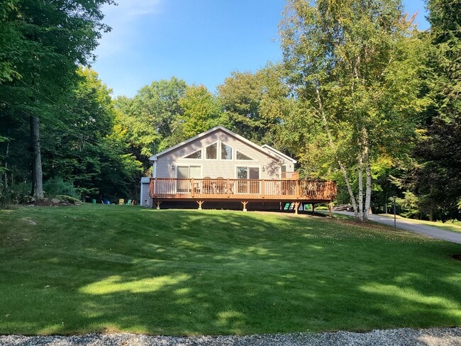 Foto del edificio - Beautiful 3 Bedroom House - Cozy Up This W...
