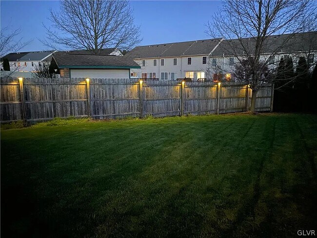 Foto del edificio - 1720 Brookstone Dr