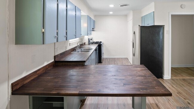 Foto del edificio - 4587 Mimosa St