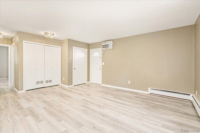 Foto del edificio - 1656 Parkwood Ave