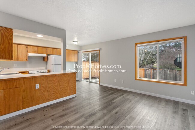 Foto del edificio - Three Bedroom Townhouse in the Heart of Hi...