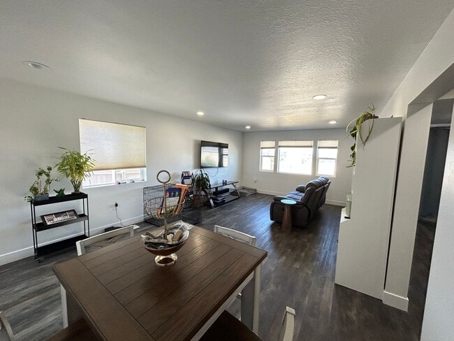 Building Photo - Mountain Vista Subdivision Home!