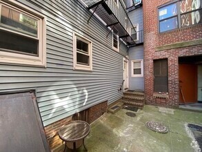 Building Photo - 7 Lathrop Pl