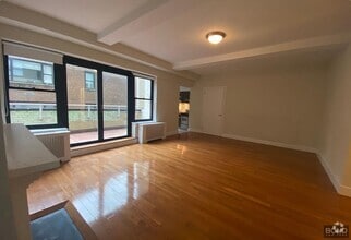 Building Photo - 400 E 57th St