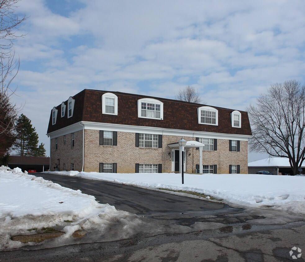 68 Forestgarden Dr, Youngstown, OH 44512 Apartments in Youngstown, OH