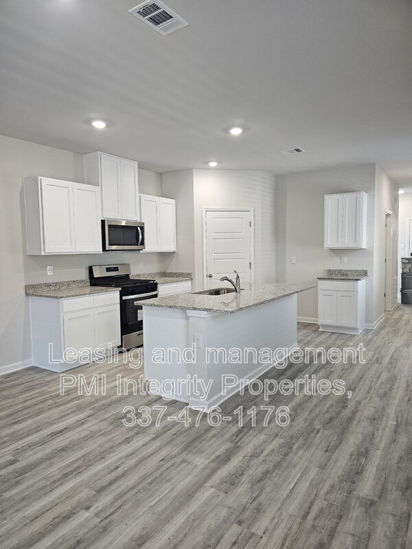 Foto del edificio - 932 Renova Dr