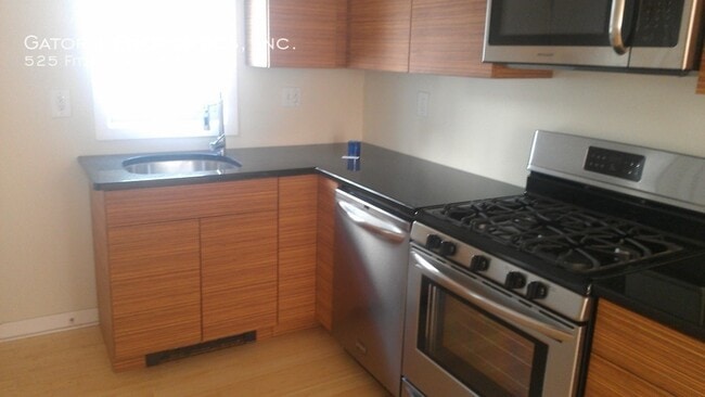 Foto del edificio - Great 2 bedroom Trinity HOUSE FOR RENT!