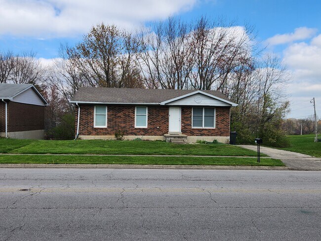Building Photo - 3533 Buckhorn Dr