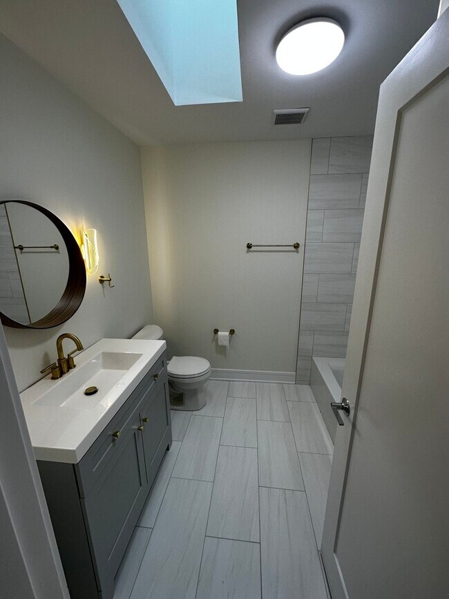 Foto del edificio - 4241 W 63rd St