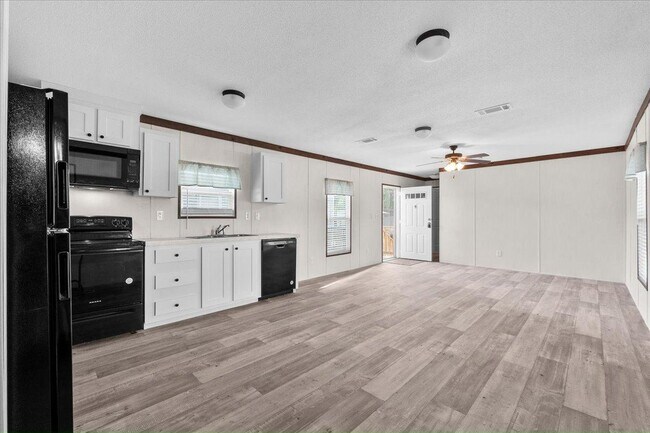 Building Photo - 42 Tower Manor Dr