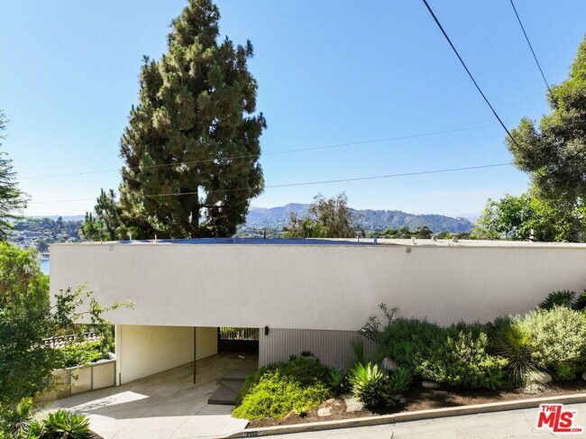 Foto del edificio - 2303 Bancroft Ave