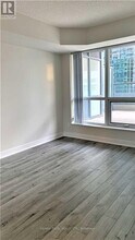 Building Photo - 5162 Yonge St