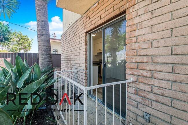 Foto del edificio - 4342 W 130th St