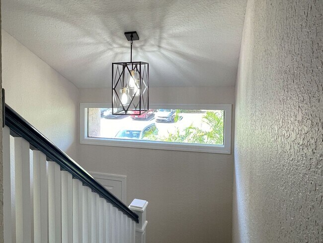 Foto del edificio - One-Bedroom Second Floor Condo in Winterset Community